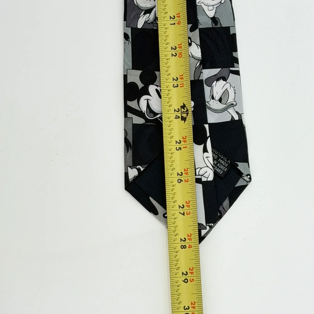 Walt Disney World Mens Silk Tie Mickey Mouse Donald Goofy Pluto Black Gray